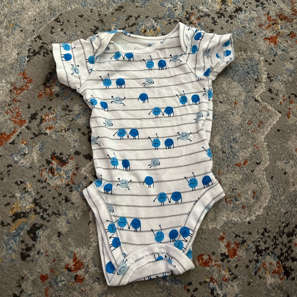Blue emoji tee